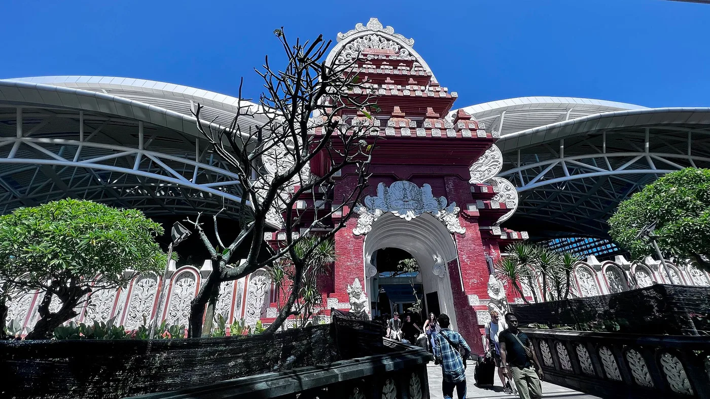 The ornamental Balinese gate at Ngurah Rai International Airport