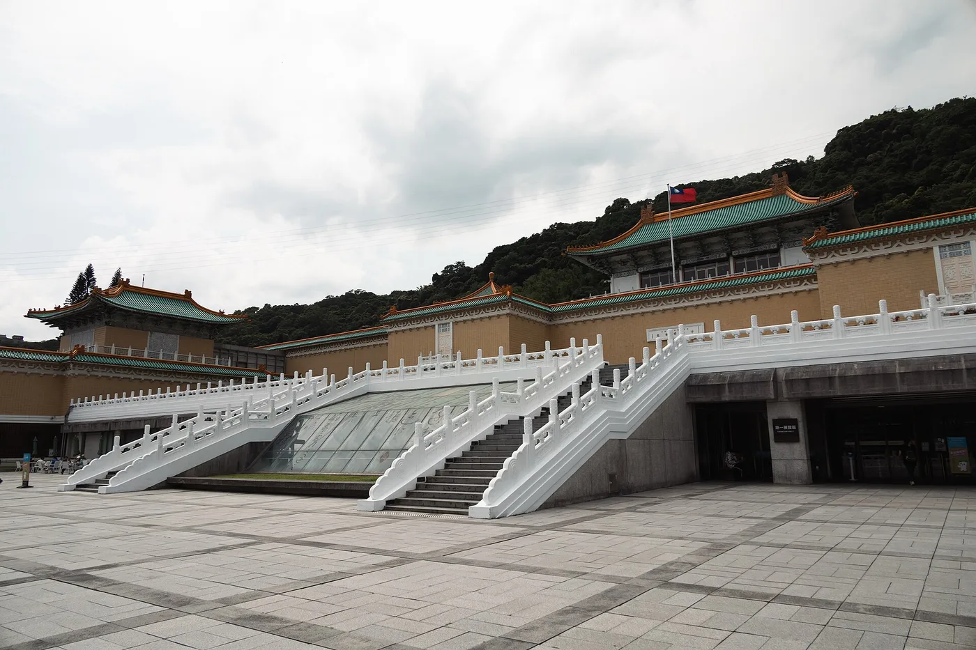 The National Palace Museum's main building and twin ceremonial staircases in Taipei
